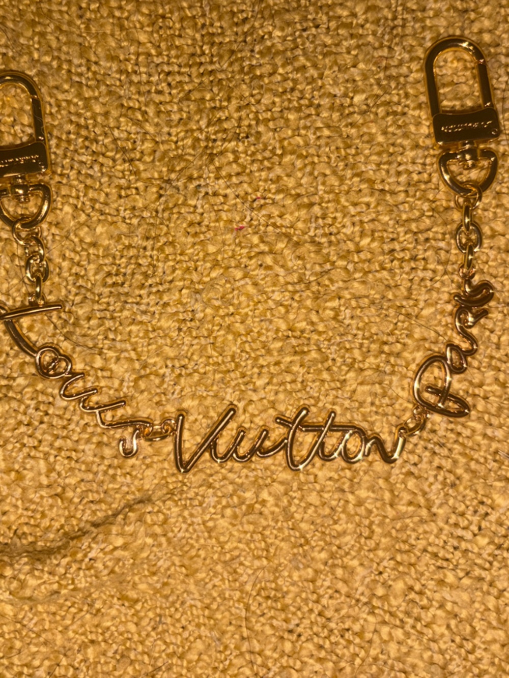 ✨ 🆕 Script Bag Chain Clip ✨ - Picture 7 of 10